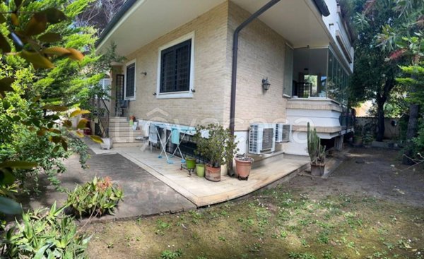 casa indipendente in vendita a Fiumicino in zona Fregene