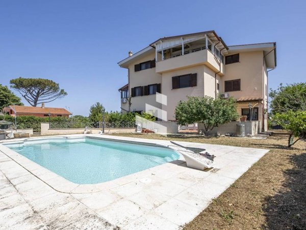casa indipendente in vendita a Fiumicino in zona Aranova