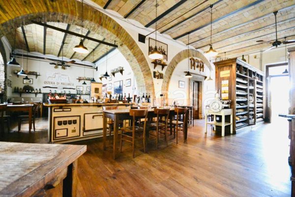 negozio in vendita a Fiumicino in zona Maccarese