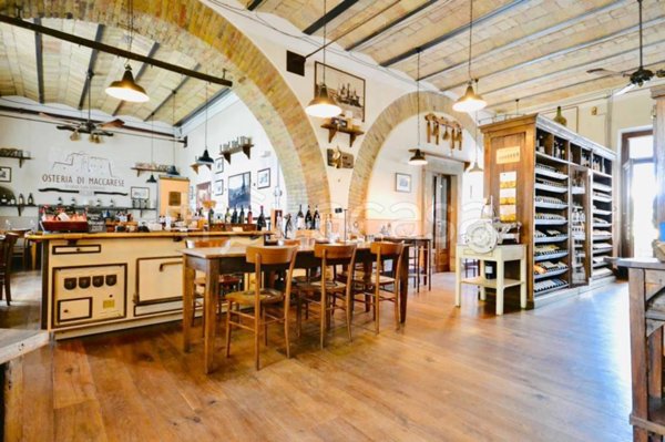 negozio in vendita a Fiumicino in zona Maccarese