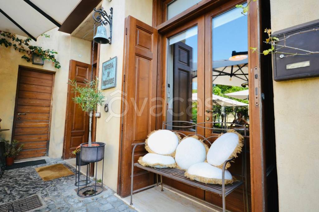 negozio in vendita a Fiumicino in zona Maccarese