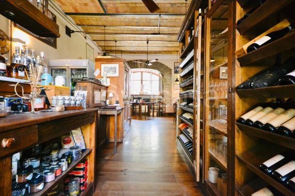 negozio in vendita a Fiumicino in zona Maccarese