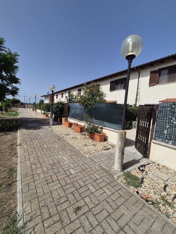 casa indipendente in vendita a Fiumicino
