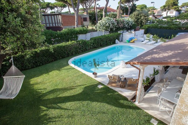 casa indipendente in vendita a Fiumicino