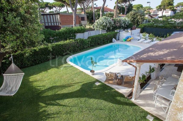 casa indipendente in vendita a Fiumicino in zona Fregene