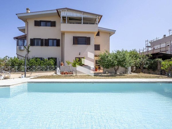 appartamento in vendita a Fiumicino in zona Aranova