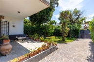 casa indipendente in vendita a Fiumicino in zona Fregene