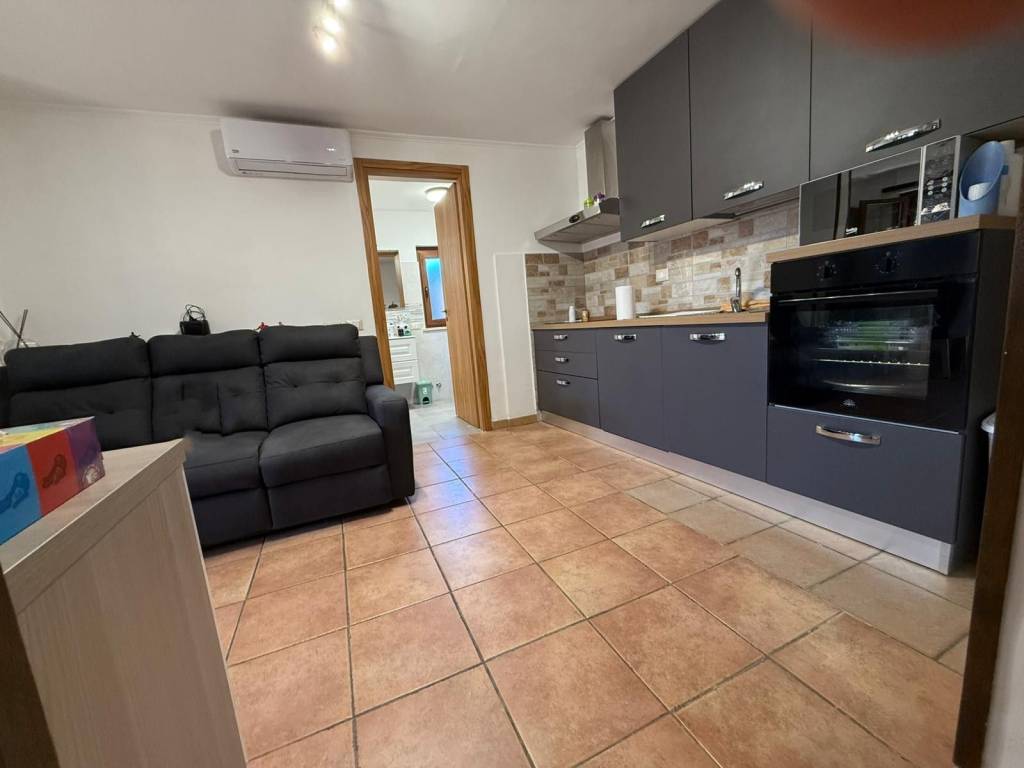 casa indipendente in vendita a Fiumicino in zona Isola Sacra