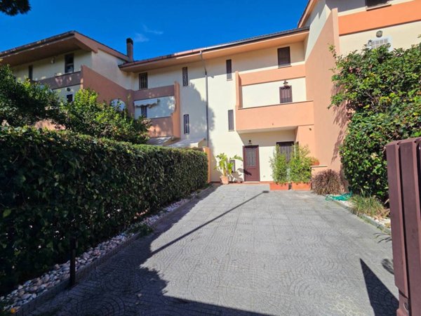 casa indipendente in vendita a Fiumicino in zona Fregene