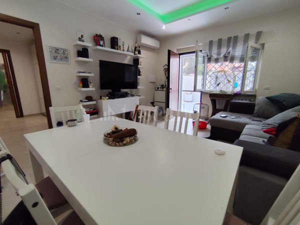 casa indipendente in vendita a Fiumicino in zona Isola Sacra
