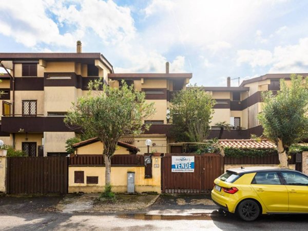 casa indipendente in vendita a Fiumicino in zona Fregene