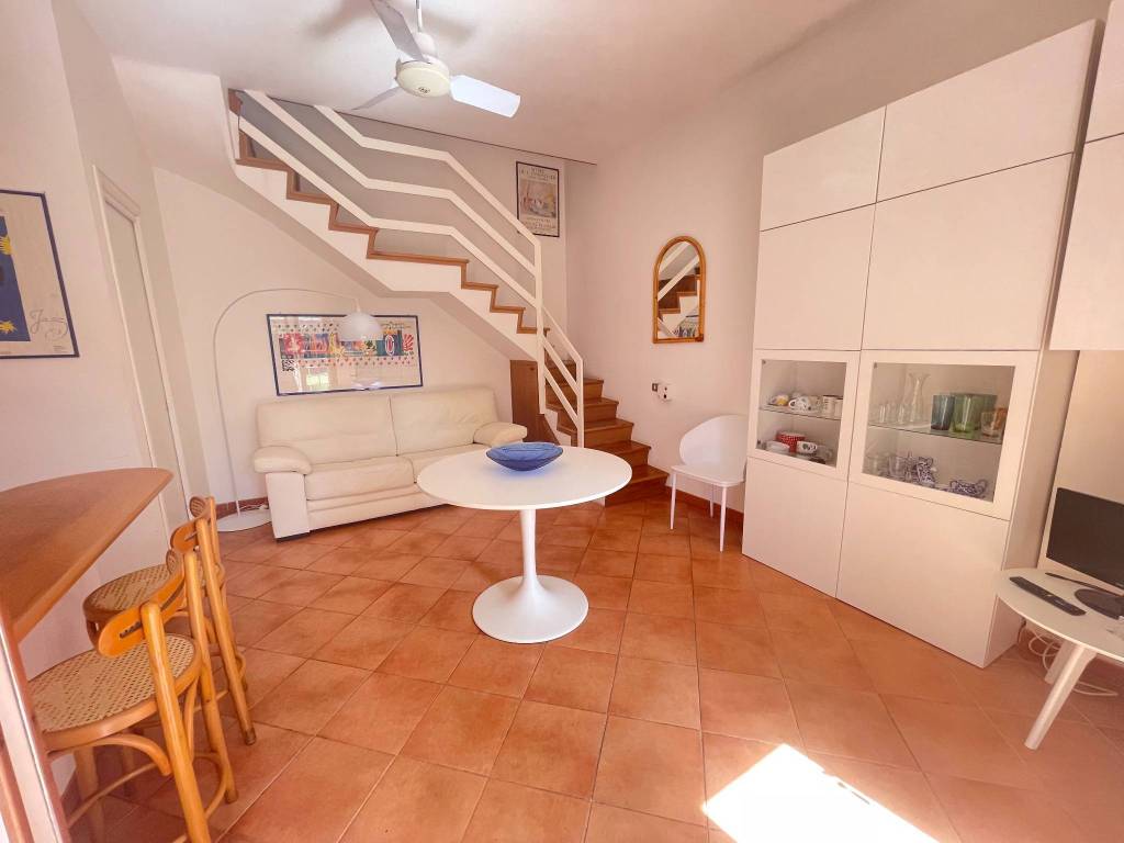 casa indipendente in vendita a Fiumicino in zona Fregene