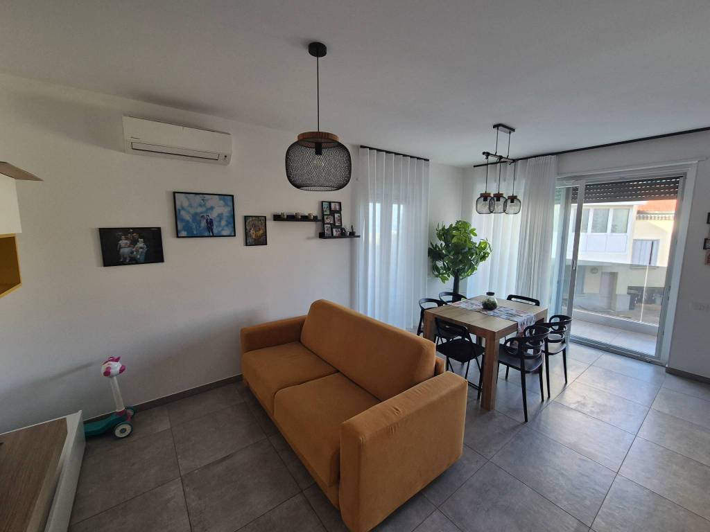 appartamento in vendita a Fiumicino in zona Isola Sacra