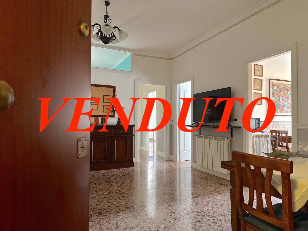 appartamento in vendita a Fiumicino in zona Isola Sacra