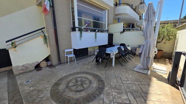 casa indipendente in vendita a Fiumicino