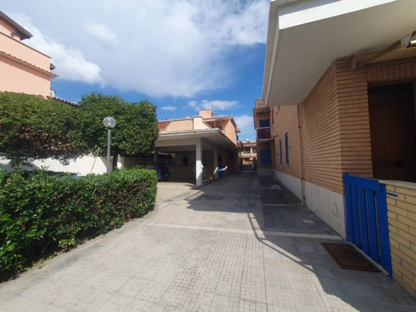 appartamento in vendita a Fiumicino in zona Palidoro