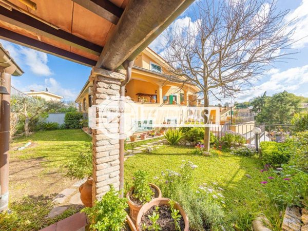 casa indipendente in vendita a Fiumicino in zona Aranova