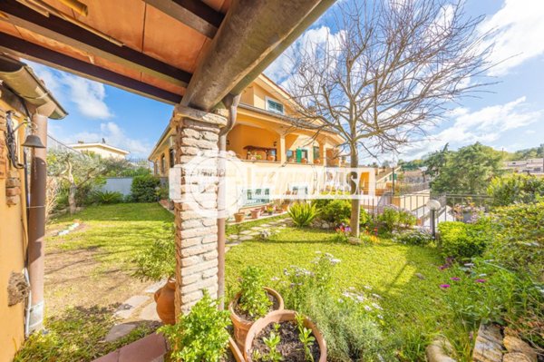 casa indipendente in vendita a Fiumicino in zona Aranova