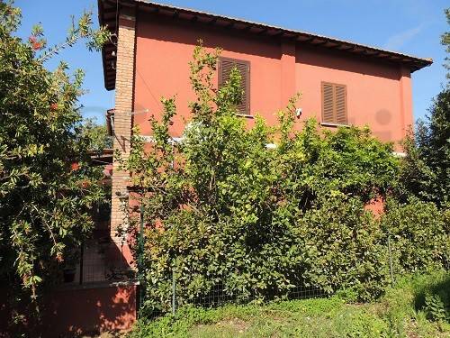 casa indipendente in vendita a Fiumicino in zona Isola Sacra