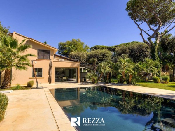 casa indipendente in vendita a Fiumicino in zona Fregene