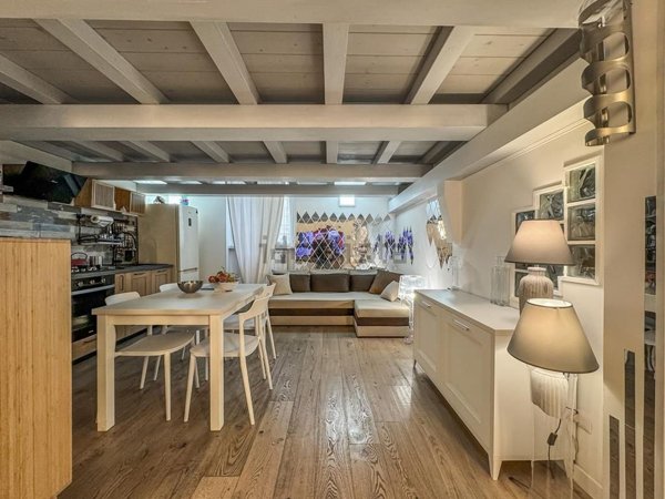 appartamento in vendita a Fiumicino in zona Isola Sacra