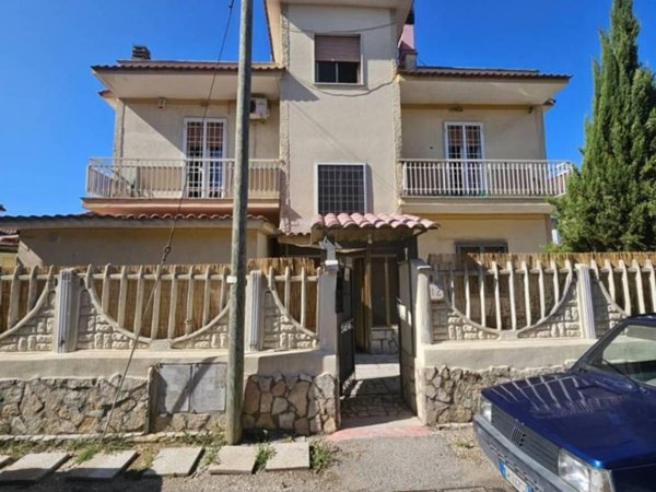 appartamento in vendita a Fiumicino in zona Isola Sacra