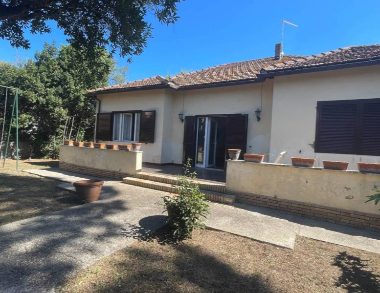 casa indipendente in vendita a Fiumicino in zona Fregene
