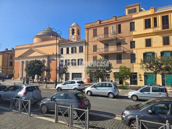 negozio in vendita a Fiumicino