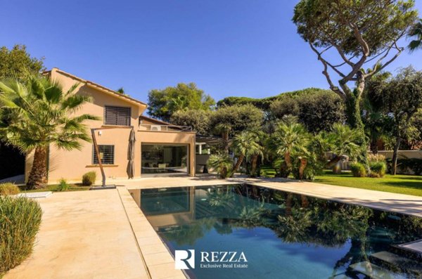 casa indipendente in vendita a Fiumicino in zona Fregene