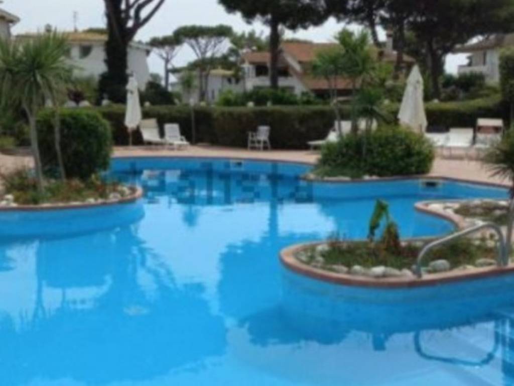 casa indipendente in vendita a Fiumicino in zona Fregene