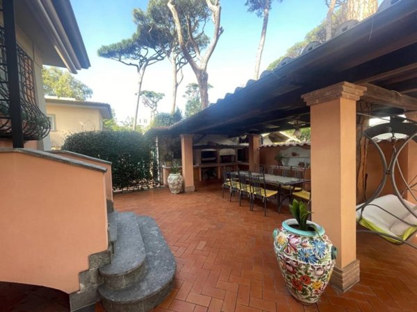 casa indipendente in vendita a Fiumicino in zona Fregene