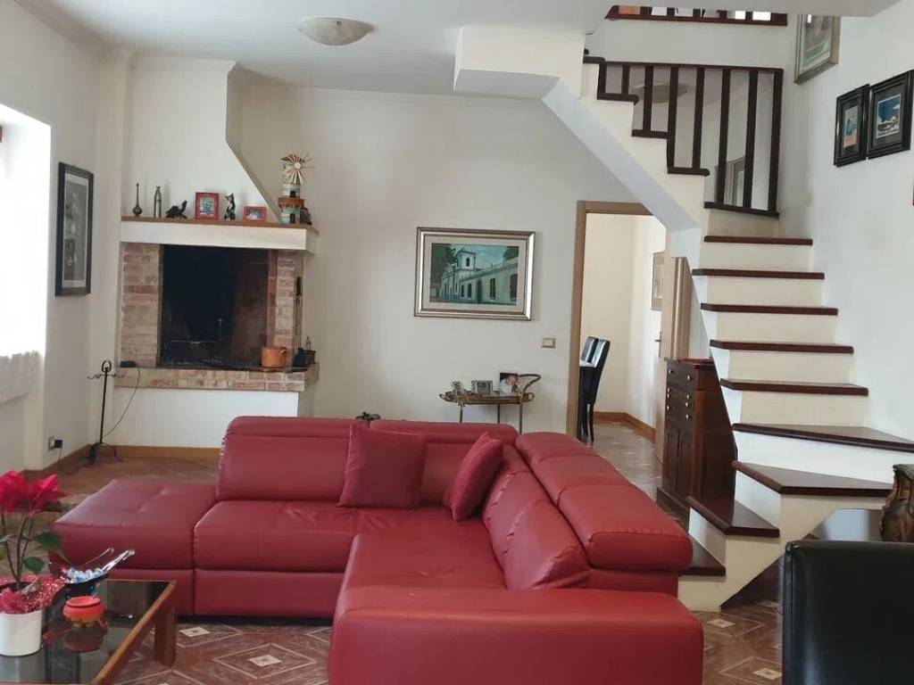 casa indipendente in vendita a Fiumicino in zona Tragliata
