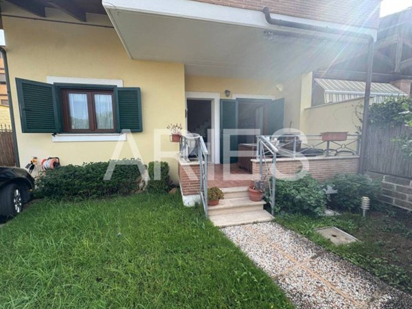 appartamento in vendita a Fiumicino in zona Isola Sacra