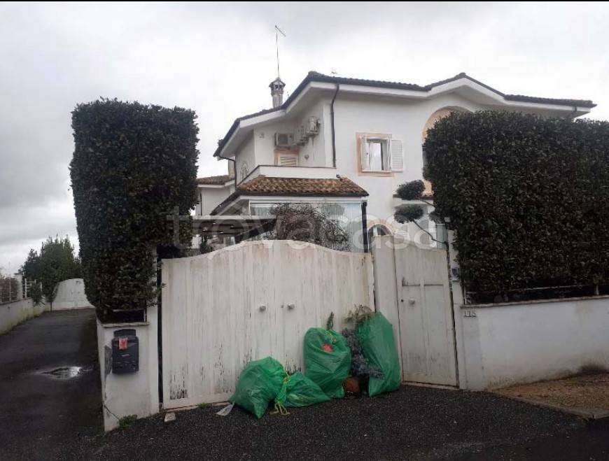 casa indipendente in vendita a Fiumicino in zona Fregene
