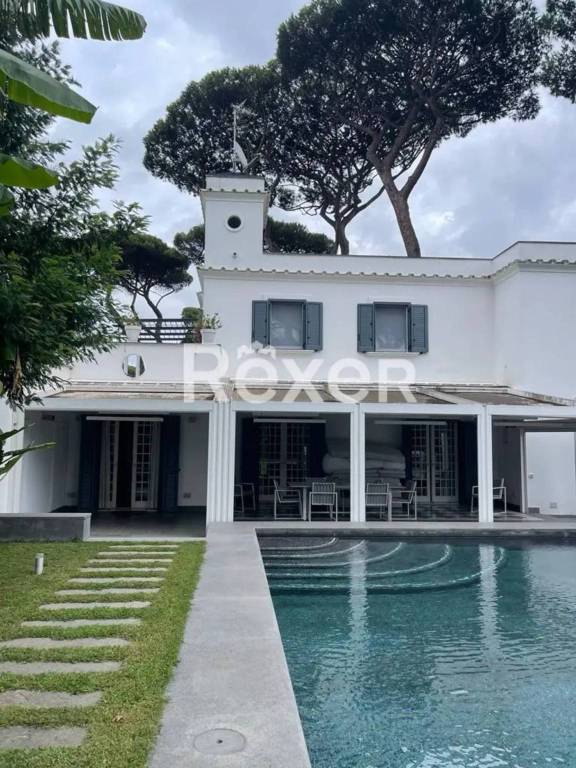 casa indipendente in vendita a Fiumicino in zona Fregene