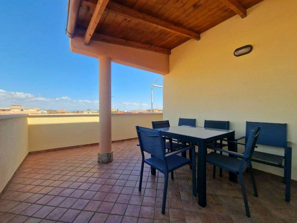 appartamento in vendita a Fiumicino in zona Isola Sacra