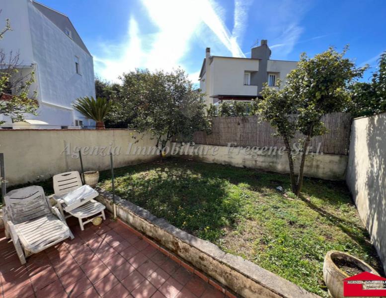 casa indipendente in vendita a Fiumicino in zona Fregene