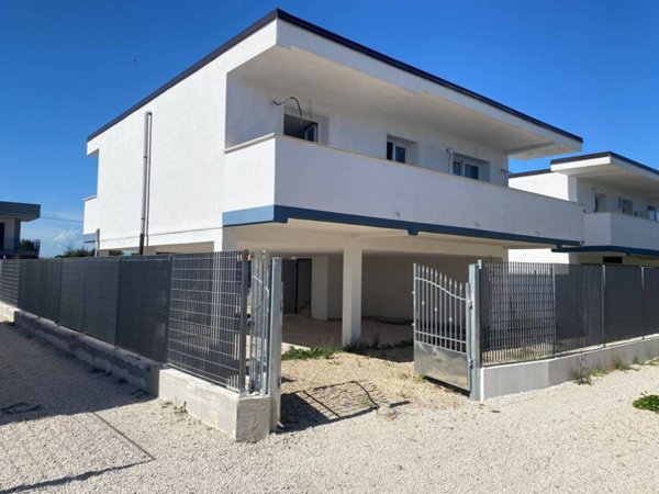 casa indipendente in vendita a Fiumicino in zona Fregene