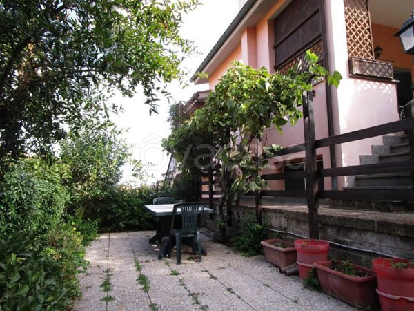 casa indipendente in vendita a Fiumicino in zona Aranova