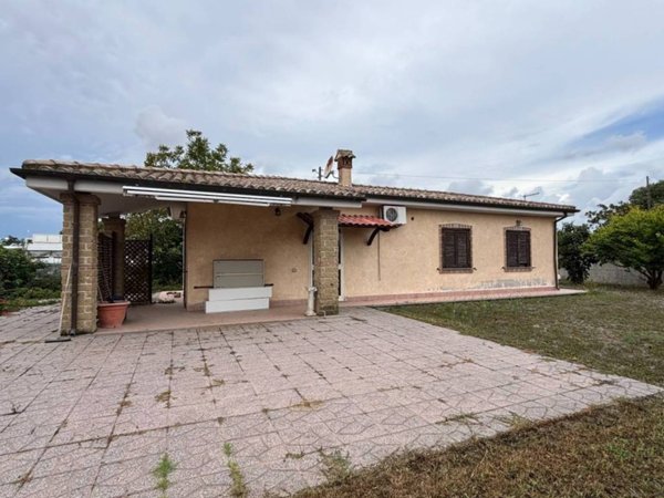 casa indipendente in vendita a Fiumicino in zona Aranova