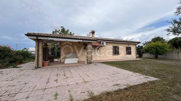casa indipendente in vendita a Fiumicino in zona Aranova