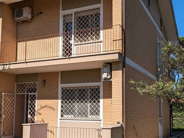 casa indipendente in vendita a Fiumicino in zona Fregene