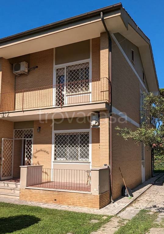 casa indipendente in vendita a Fiumicino in zona Fregene
