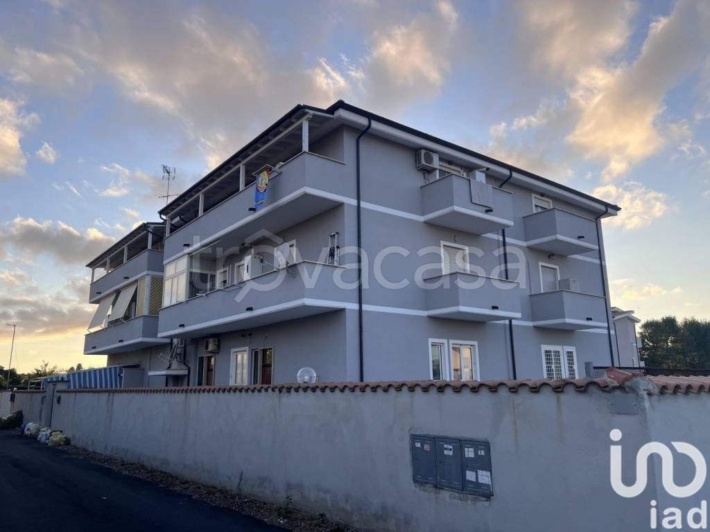 appartamento in vendita a Fiumicino in zona Isola Sacra