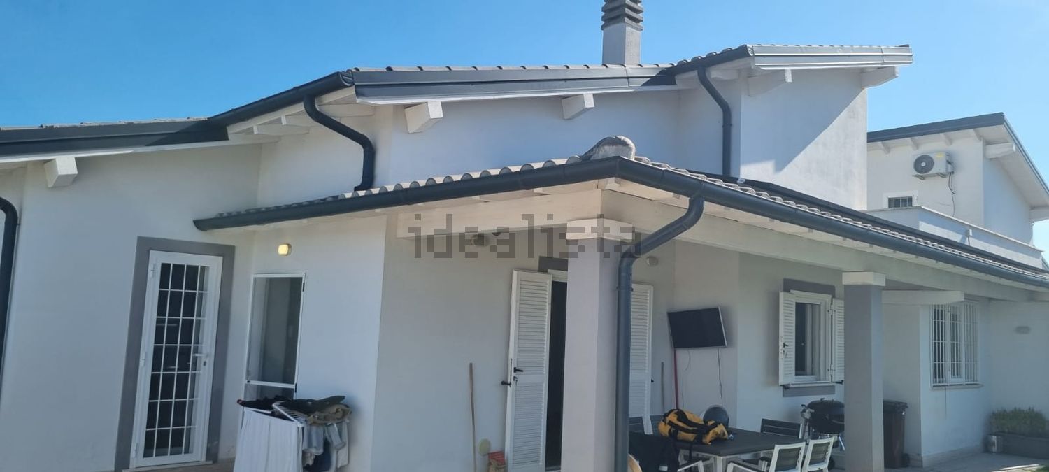 casa indipendente in vendita a Fiumicino