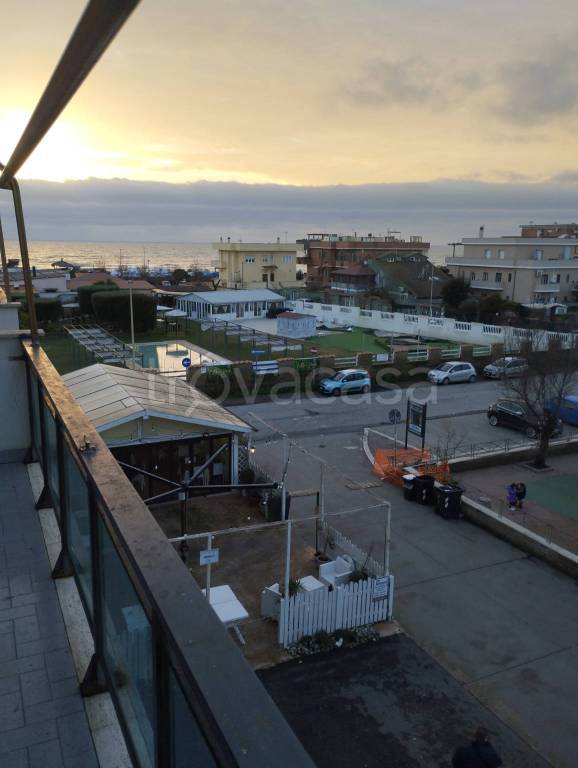 appartamento in vendita a Fiumicino in zona Passo Oscuro