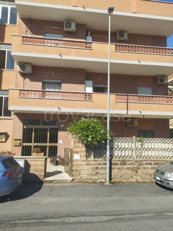 appartamento in vendita a Fiumicino in zona Passo Oscuro