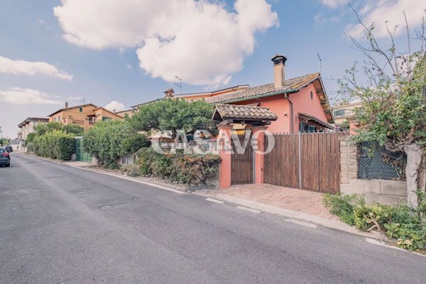 casa indipendente in vendita a Fiumicino in zona Torrimpietra