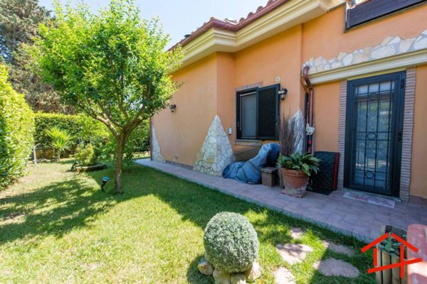 casa indipendente in vendita a Fiumicino in zona Aranova