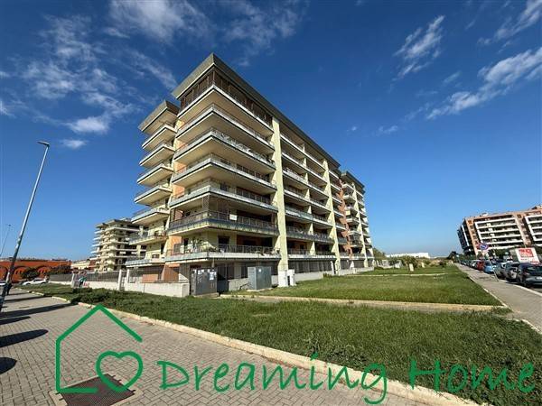 appartamento in vendita a Fiumicino in zona Isola Sacra